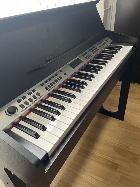 Pian electric 64 de clape suport de lemn,
